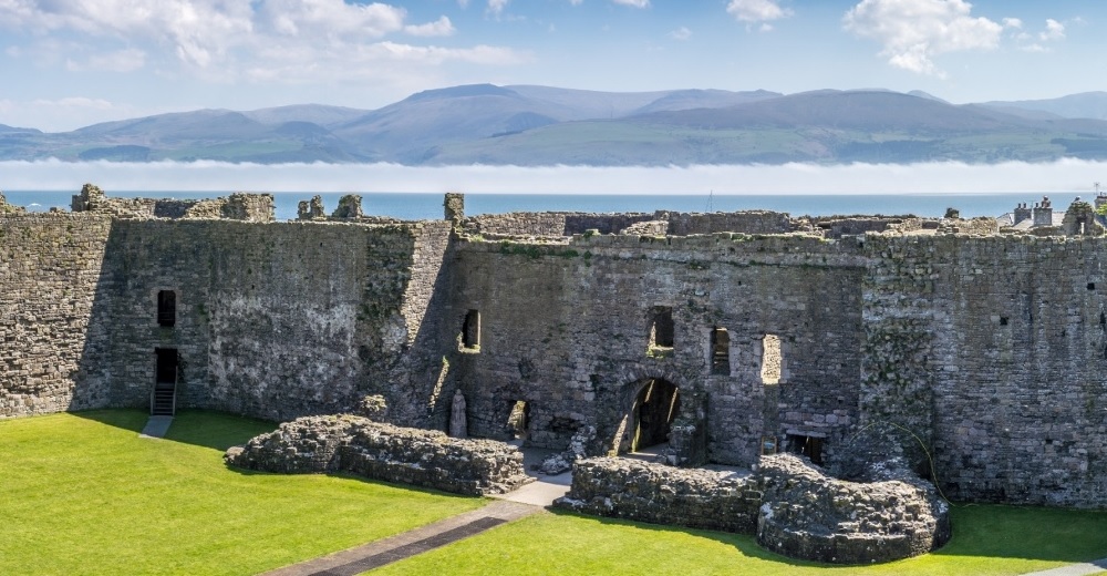 beaumaris_castle_mountains_final